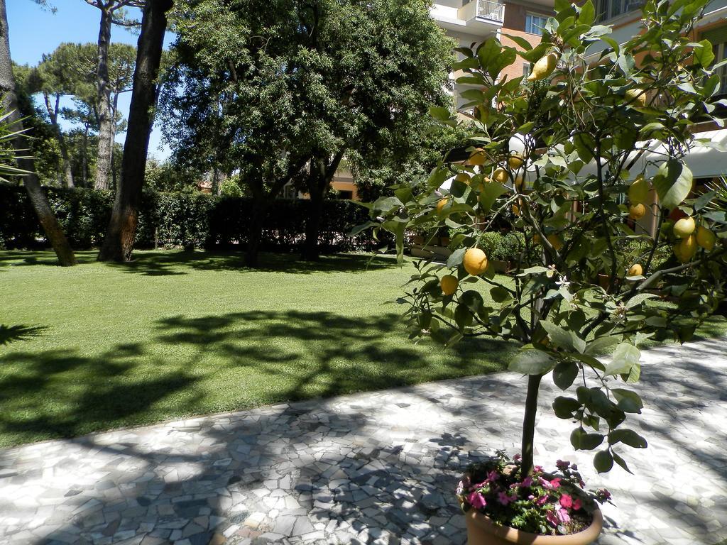 Hotel Mediterraneo Marina di Pietrasanta Exteriör bild